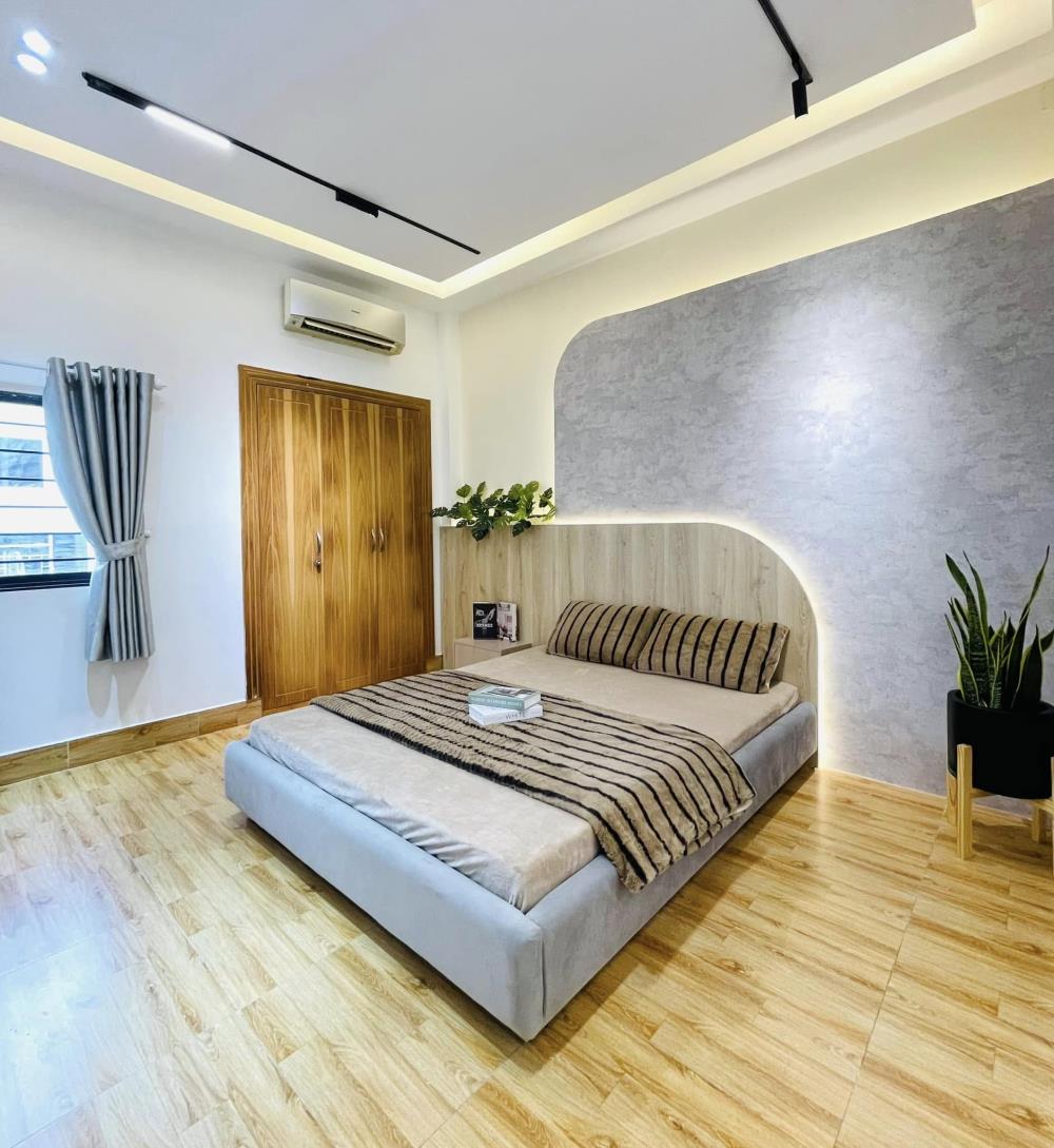 NHà 3 Lầu Phạm Văn Chiêu, P14_DT: 224m2_HXH2391372