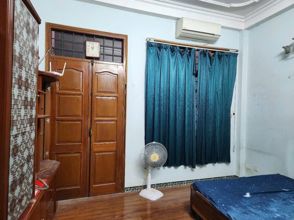 Cho thuê nhà ngõ Tôn Thất Tùng 15m ra Phố 4 tầng x 40m2, 4 ngủ, 15 Triệu2501883