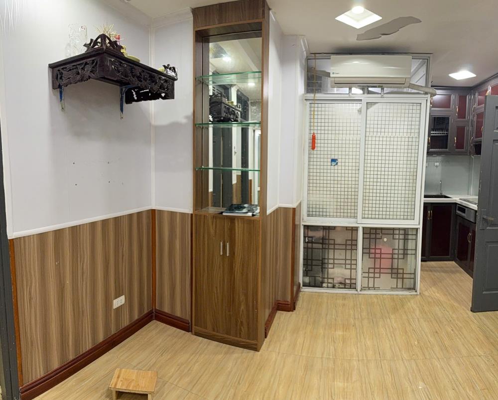 Cho thuê căn hộ CCMN tầng 1 Giải Phóng, 6.5 triệu, 65m2, 2 ngủ, vào ngay2345636