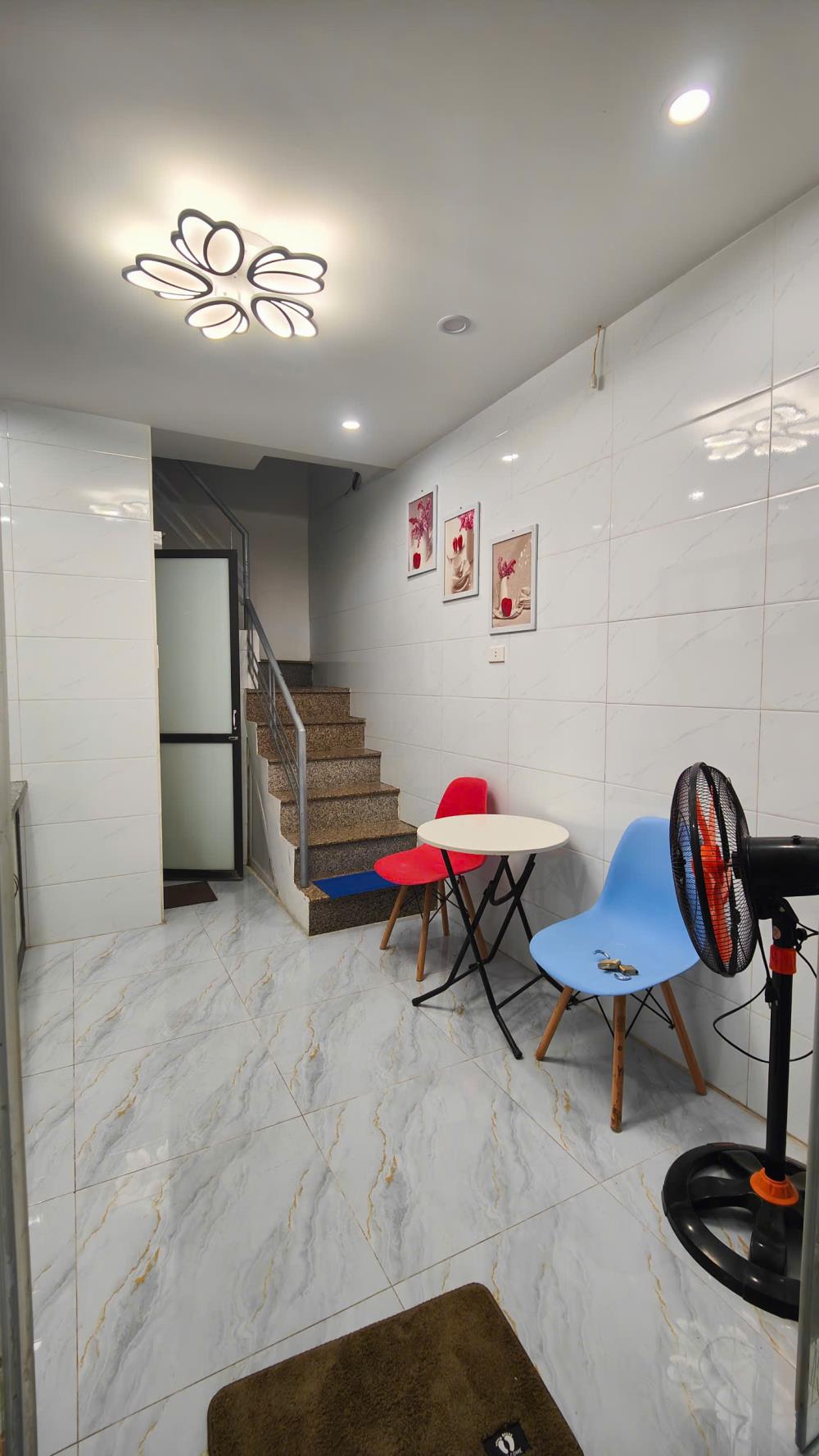 Cho thuê nhà nguyên căn  ngõ 100 Nguyễn An Ninh 3 tầng x 18m2, 2 ngủ, 6.5 Triệu2590240
