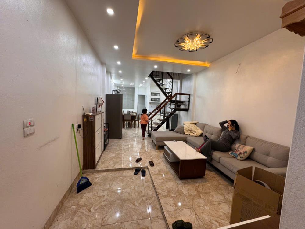 Chính chủ bán nhà 2 Tầng nhà số 6 ngõ 407 Phố Vĩnh Hưng, Hoàng Mai, Hà Nội, Cách 100m ra mặt phố2628142