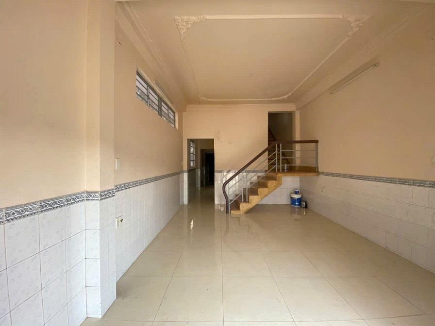 Chính chủ cần cho thuê Nhà 2 tầng 3 mặt tiền hẻm xe tải 1 sẹc cách Hương Lộ 2 khoảng 50m2432519