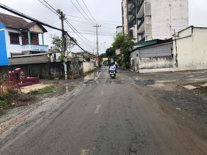 Đất đã có ranh, rào rõ ràng, cho thuê giá rẻ, kết nối được internet, điện nước và cống.2425265