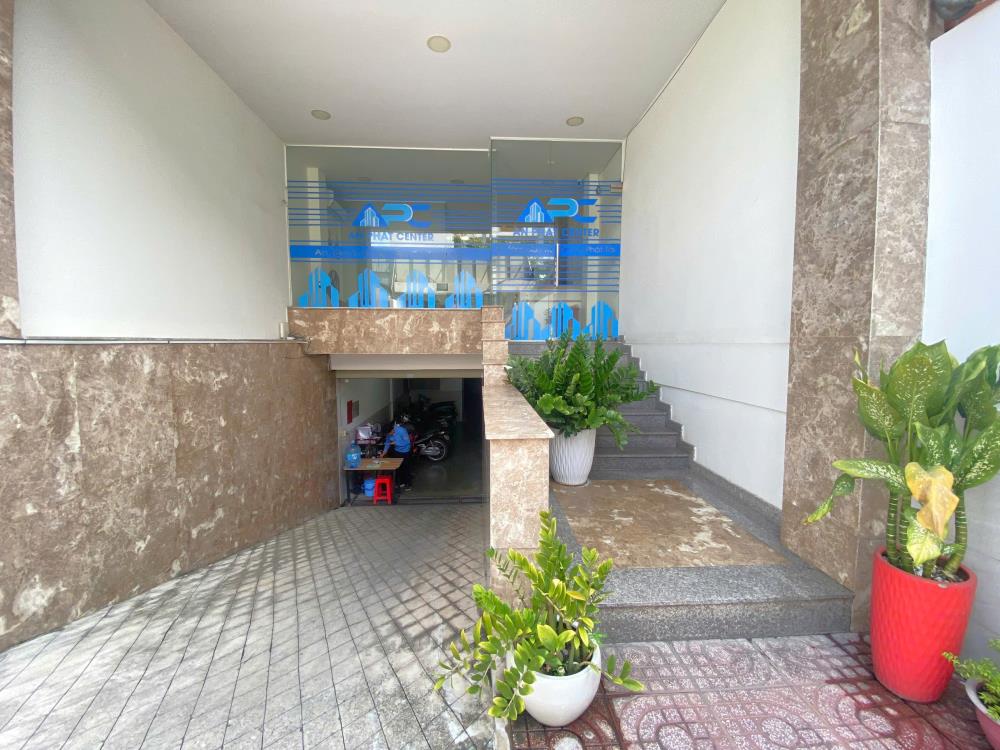 Thuê văn phòng Nam Phát Center 10tr - Máy lạnh, bàn ghế, xe rộng rãi, vị trí đẹp2616076
