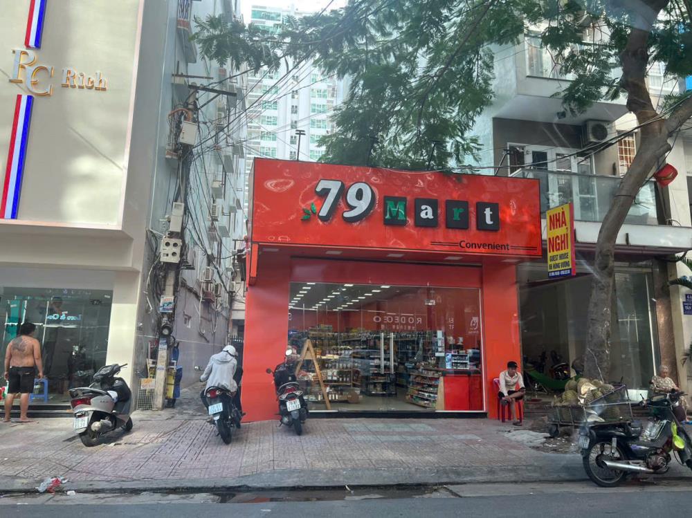 Bán nhà khu phố tây đường Hùng Vương dt: 92.5 m2 gia 49ty lh:e Trinh2702728