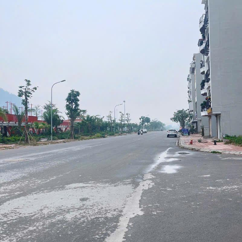 Chính chủ cần bán gấp mảnh đất 3 mặt tiền khu đô thị mới Ngọc Thuỵ Long Biên Hà Nội2501544