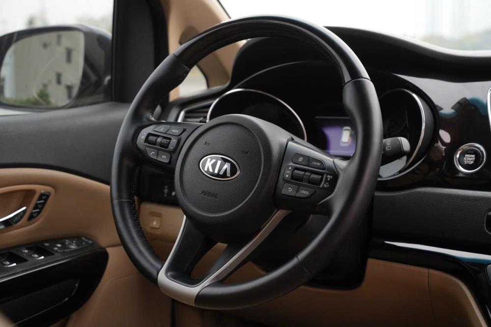 Kia Sedona Xăng Premium2625018