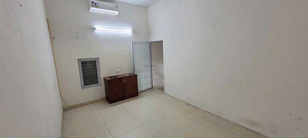 Cho thuê nhà nguyên căn ngõ Tân Mai 50m2, 2 tầng, 2 ngủ, 8 triệu2473737