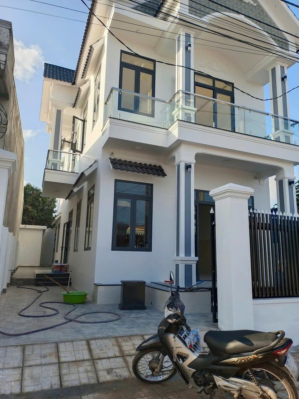 NHÀ ĐẸP - GIÁ TỐT - Chính Chủ Cần Bán Căn Nhà Tại Xã Cát Trinh - Phù Cát - Bình Định2320017