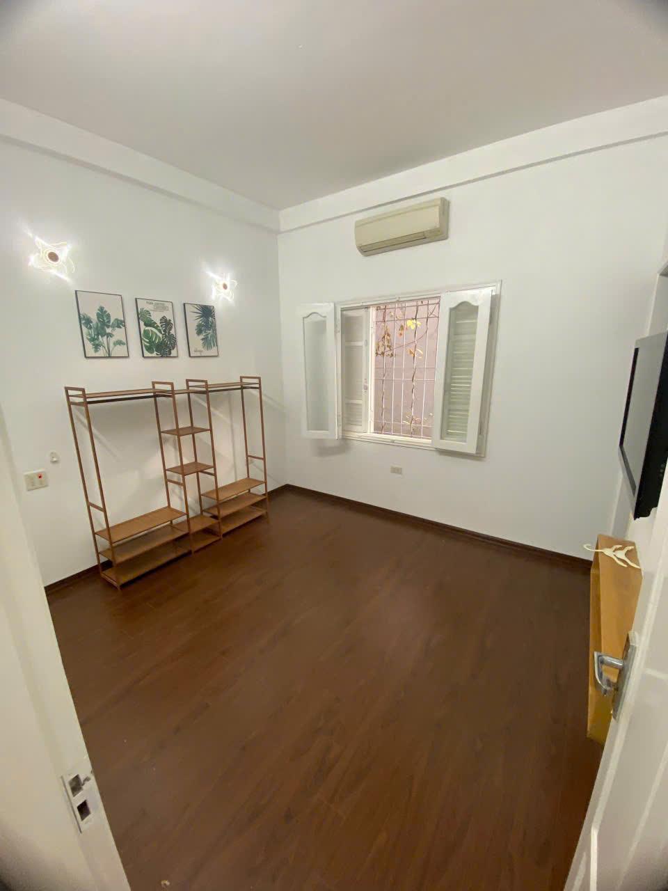 Cho thuê nhà ngõ 288 Hoàng Mai 3 tầng, 50m2, 4 ngủ, 5 vệ sinh, 16 Triệu2434397