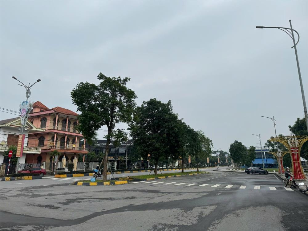 Bán khu đất trước mặt hoạt động đối diện khu vui chơi công viên Fidel Đông Hà2325609