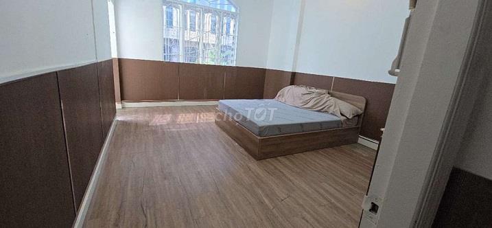 Cho thuê nhà nguyên căn mặt tiền 171 m²2426076