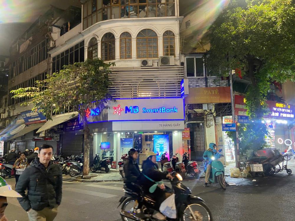 CHO THUÊ MẶT BẰNG TẦNG 2,3,4 TẠI 78 HÀNG GIẤY – GÓC NGÃ TƯ CHỢ ĐỒNG XUÂN2454815