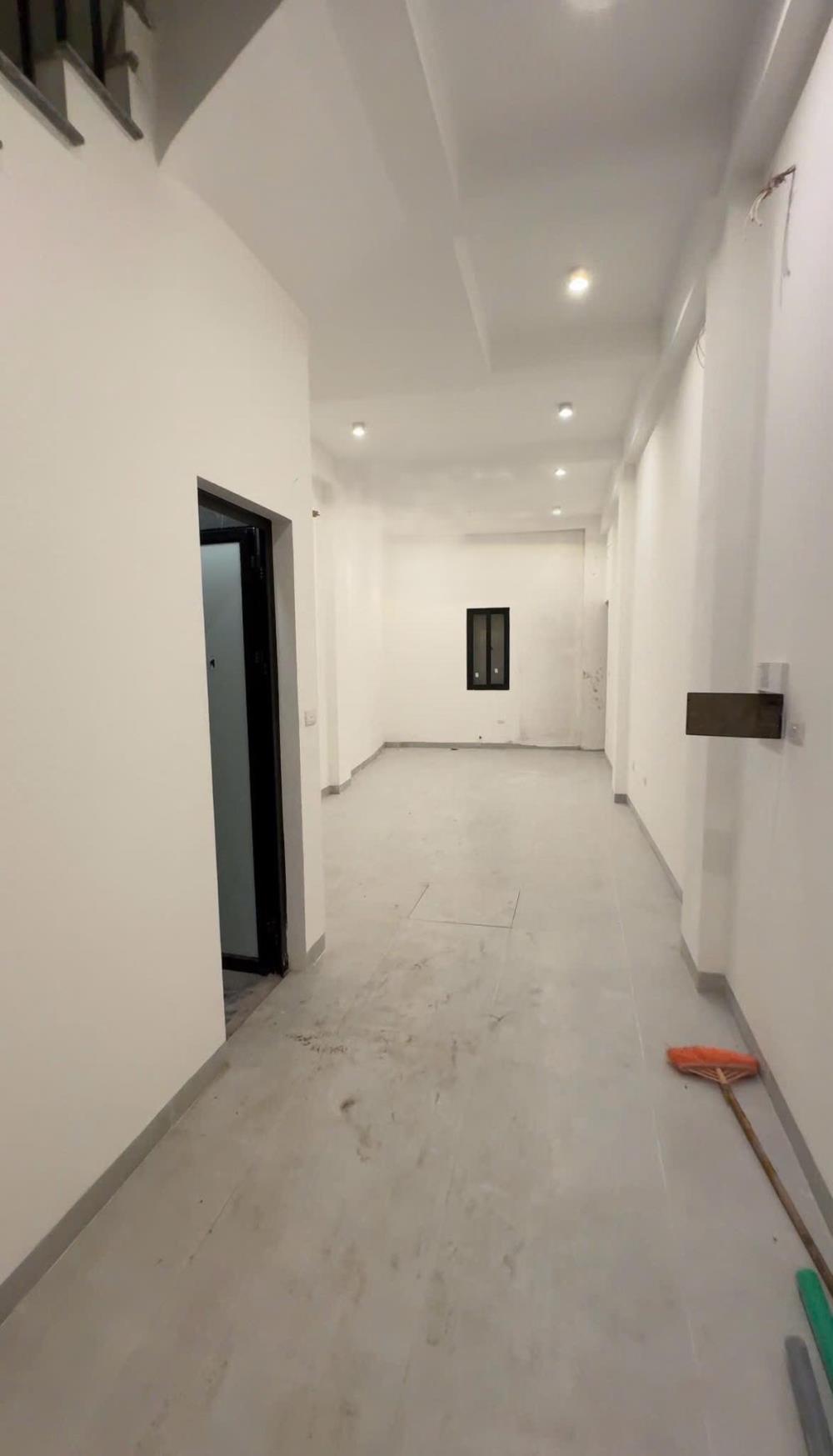 Cho thuê nhà ngõ ô tô Phố Phúc Tân, Hoàn Kiếm làm căn hộ dịch vụ, Home stay, Spa2568684