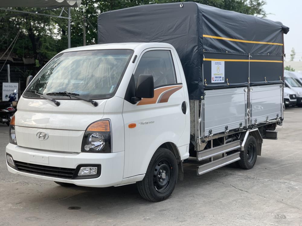 Xe tải Hyundai H150 Thùng mui bạt 3m6, Tải 1.5 Tấn2498328