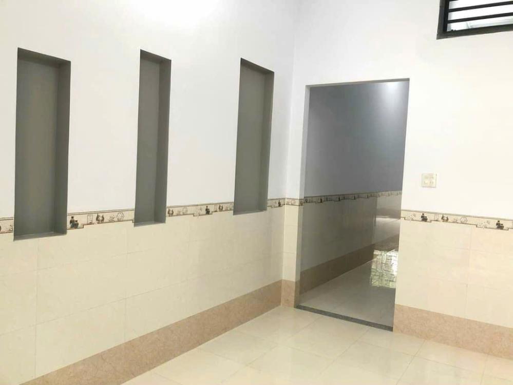 130. Nhà 3,5 Triệu Nhà Rộng Rãi Cách Hẻm Số Đỏ 400M2379536