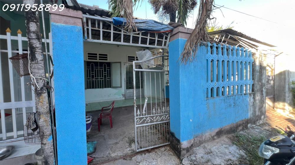 Chỉ 650 triệu có ngay nhà Phường Tân Thiện, thị xã LaGi số riêng giá ngộp2347487