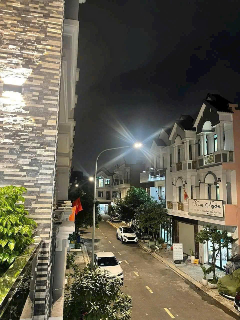 CHO THUÊ NHÀ 3 TẦNG, 4PN, FULL NỘI THẤT KHU PHỐ AN PHÚ 1, P.AN PHÚ, TP.THUẬN AN2416799