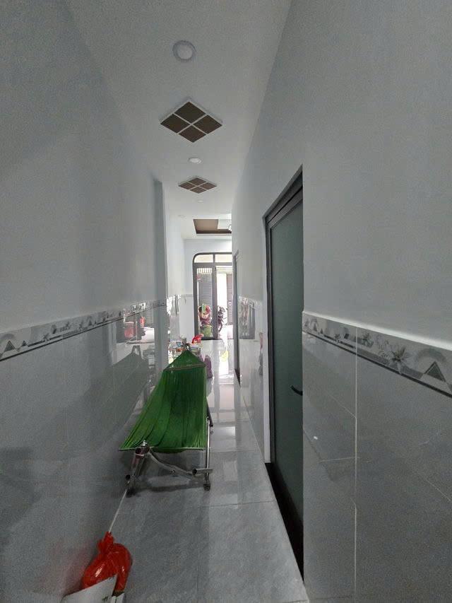 Bán gấp nhà giá mềm nhất quận Tân Phú: 5.2 tỷ - đường Tân Thắng- DT: 51.2M - 3.2mx16m - 1 trệt- 1 lầu- 4 PN - LH: 077 888 5818 chuyên BDS Sài Gòn2591675