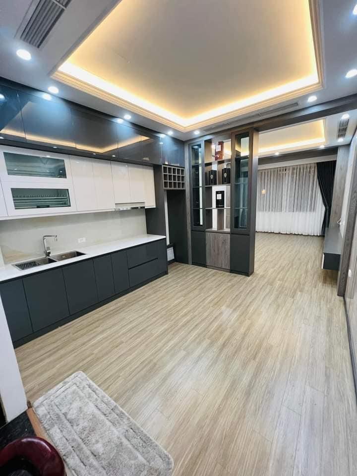 ⚜️ NHỈNH 12 TỶ, HOÀNG VĂN THÁI, 3 Ô TÔ TRÁNH, 43M2 5T MT 4M ĐẸP LONG LANH ⚜️2340074