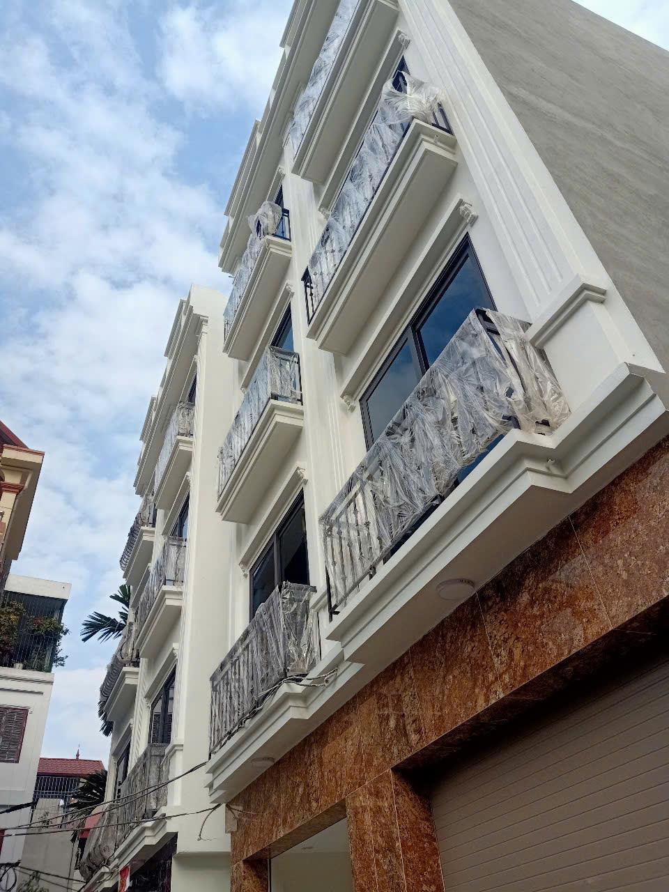 Nhà đẹp mới 40m2 4 tầng lô góc, gần oto đường Trịnh Văn Bô2380213