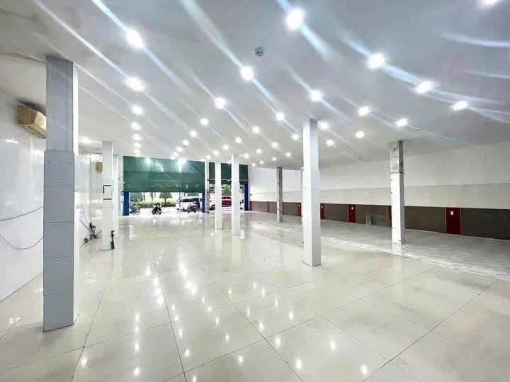 Cho Thuê Mặt Bằng Kinh Doanh Tại Đường Yersin – Thủ Dầu Một, Bình Dương
Diện tích sử dụng: 1.100m². 60 triệu / tháng2619904