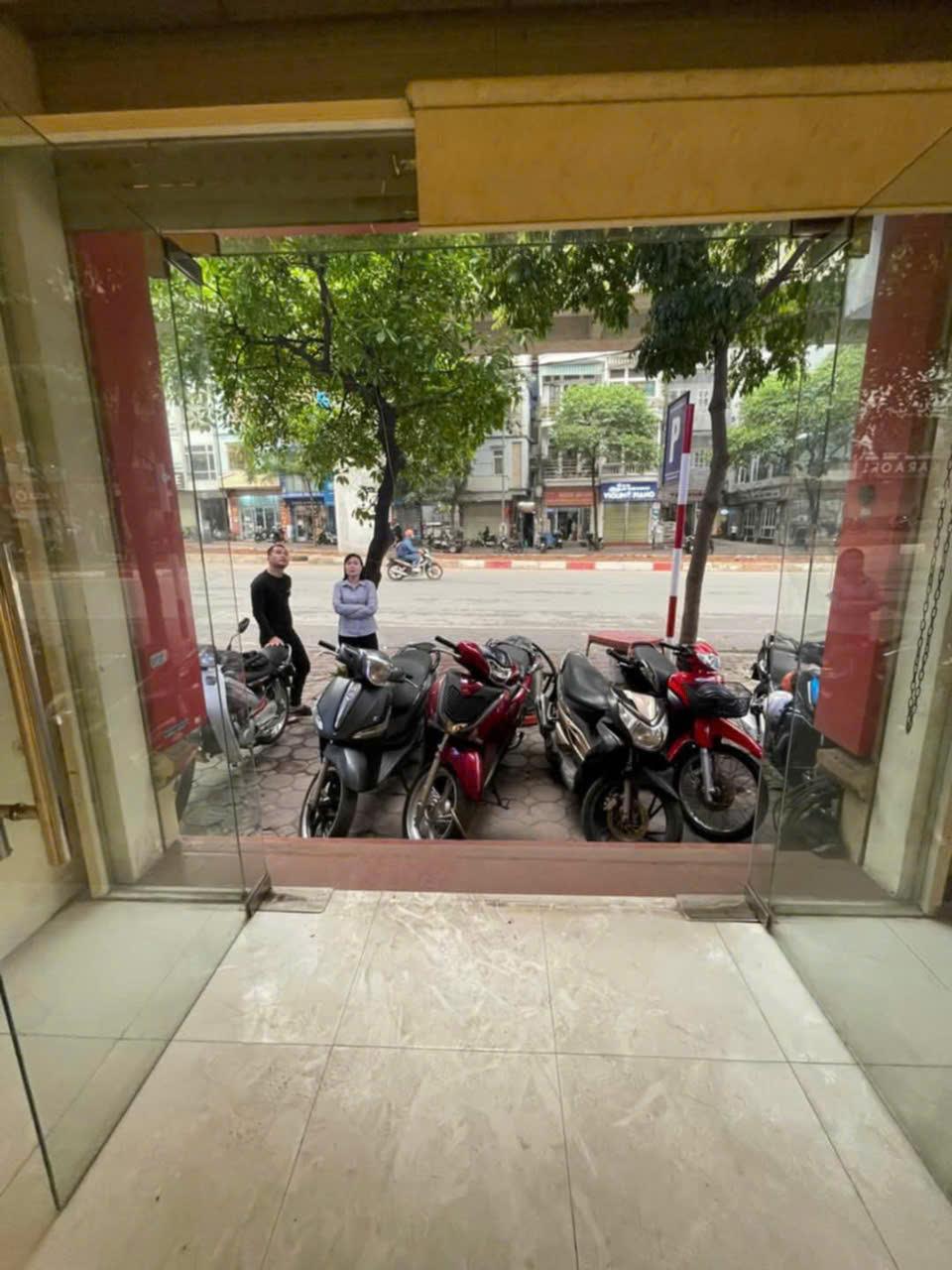 Cho làm Spa, Salon, VP Cty Phố Hào Nam 45m2, 5 tầng, mặt tiền 4m, giá 25 Triệu2446323