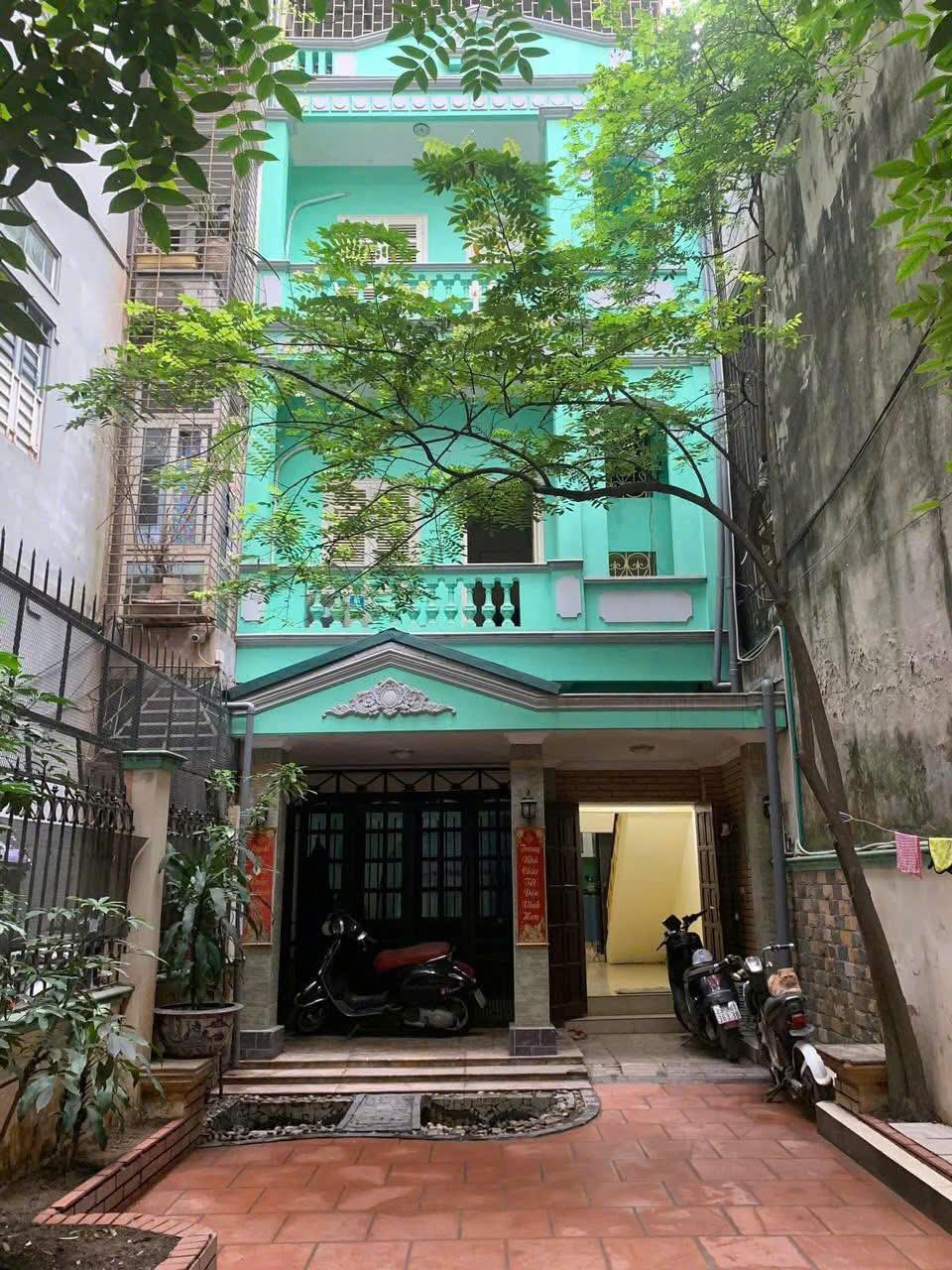 Cho thuê nhà KD, VP, ở ngõ Chùa Láng, 4 tầng, 100m2, 3 ngủ, 3 vệ sinh 12 Triệu vào ngay2618456