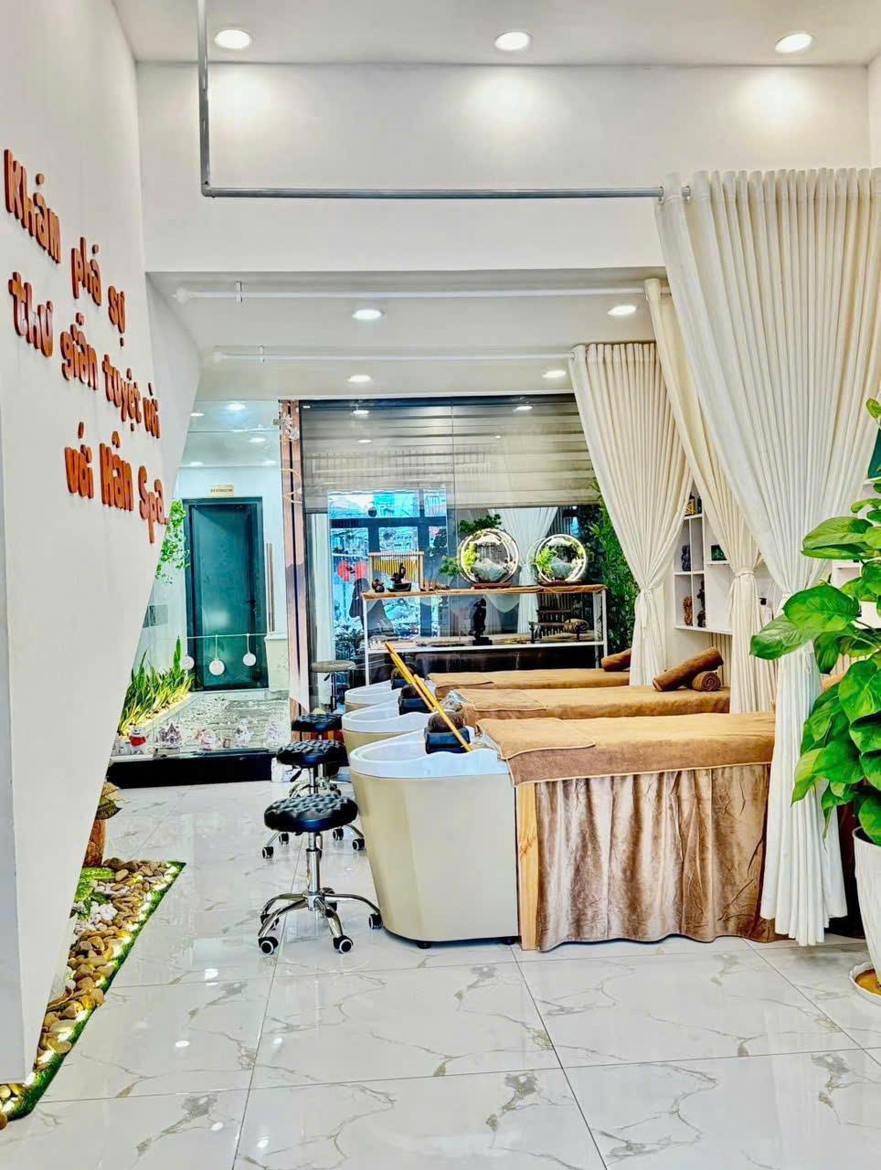 GIÁ MỀM NHẤT QUẬN TÂN PHÚ 14 TỶ- TÔ HIỆU - 1 trệt, 3 lầu, gồm 1 phòng khách, 1 bếp, 4 phòng ngủ, 4 WC. - LH: 077 888 5818 CHUYÊN BDS SAI GON2608201