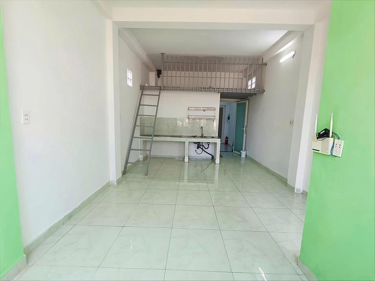 Cho thuê phòng trong nhà nguyên căn ( tầng 2)2468094