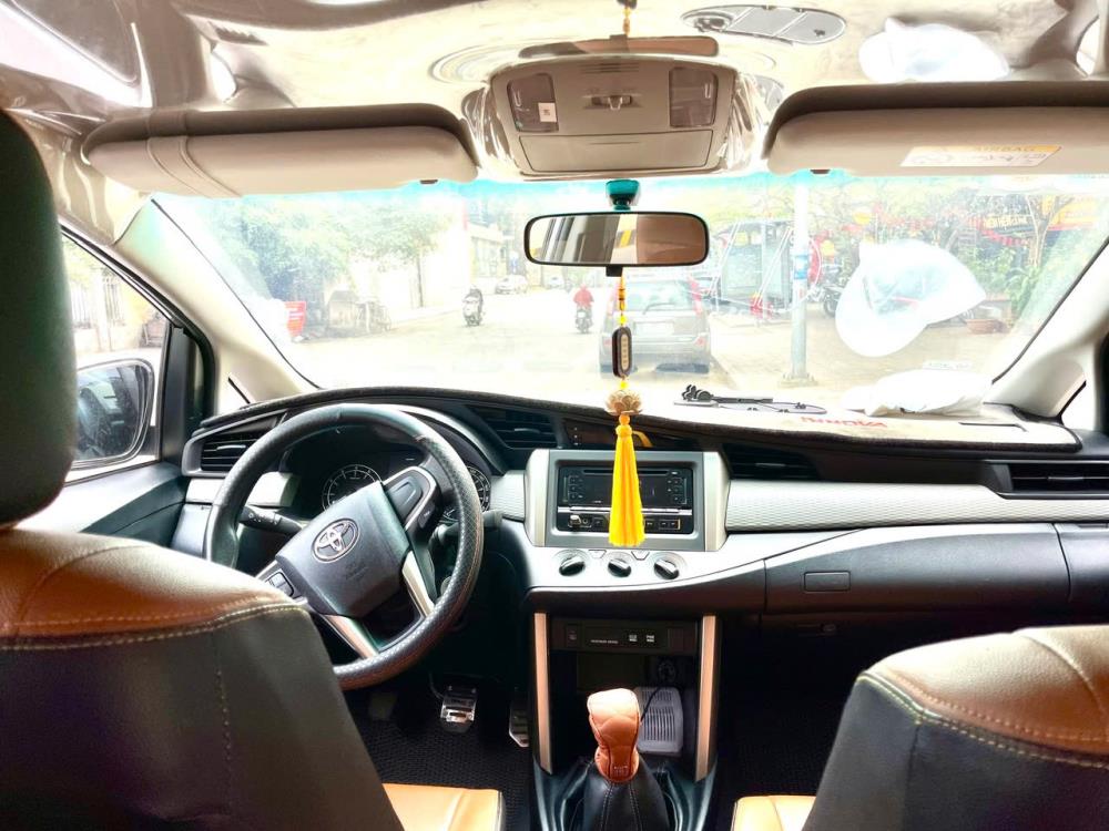 Bán xe Innova số sàn 2016 ( form 2017), xe gia đình, xe đẹp ( không phải xe showroom) ít đi, tháng chạy loanh quanh vài trăm km, , 389 triệu2505329