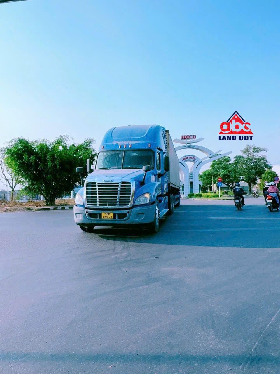 XT475
Cho thuê xưởng Sản xuất hơn 1Ha mới hoàn thiện 100% Đạt chuẩn Hạng A nước ngoài technology xanh KCN Nhơn Trạch, tỉnh đồng nai . 

Giá : 4.85 usd/m2 - 5 usd/m2 ( Đã gồm PQL )
----------------------------------------
🌐Thông tin liên quan xưởng :
- Mới 100% Hạng A đạt yêu cầu Quốc Tế 
- tổng quy hoạch xưởng 10.200m2 gồm 2 xưởng :
+  Xưởng 1: 3.800m2 
+   Xưởng 2 : 6.400m2 

➡️Tiện ích trang dòng thiết bị:
- Trạm Điện Công Xuất Lớn 2500kva 
- Có Dock xuất nhập hàng hoá 
- PCCC tự động thẩm duyệt nghiệm thu
- Tường rào BV an toàn hành lang rộng thoải mái 24 /24

➡️Khu công nghiệp Nhơn Trạch thu hút dự án từ không ít ngành nghề khác nhau 
* chế tạo vật liệu thiết kế ,Điện, điện tử
* chế tạo và sửa chữa thay thế xe máy, dòng thiết bị
* chế tạo, gia công giày da, may mặc
* chế tạo Chế biến Sp công nghiệp và đồ ăn
* Các ngành công nghiệp khác không gây ô nhiễm
* Sản xuất gia công cơ khí chế tạo máy móc thiết bị, sắt thép 

➡️ giúp đỡ GPĐT VỀ VN!
👉 Hoa hồng cho những người giới thiệu 1/1  
_________________________________
🌎𝑪𝑻𝒀 𝑻𝑵𝑯𝑯 𝑷𝑯𝑨́𝑻 𝑻𝑹𝑰𝑬̂̉𝑵 𝑩𝑫𝑺 𝑨𝑩𝑪 𝑳𝑨𝑵𝑫 .
☎️2356189