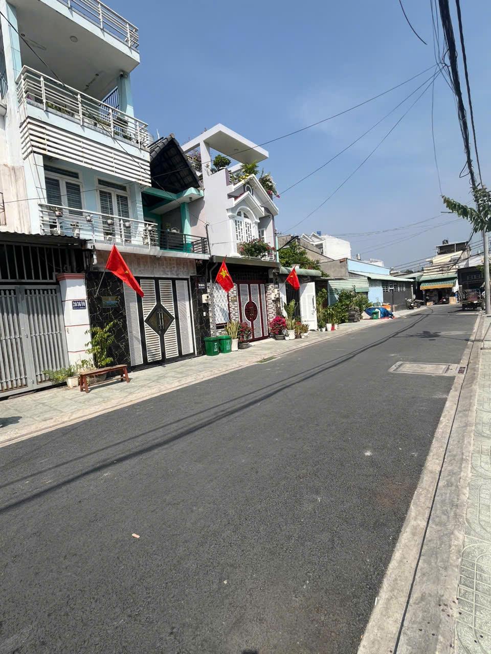 Nhà MT 4pn trệt lầu, 4x20m, hẻm 8m thông, giá siêu rẻ 7.5tr2610051