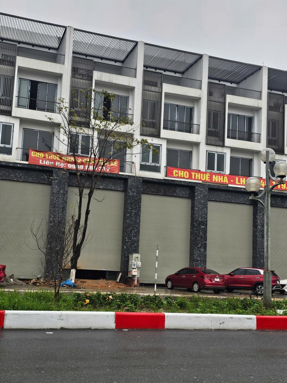Nhà 4 tầng xây mới Siêu VIP, mặt phố Nguyễn Tất Thành 110m2, thông sàn, Vĩnh Yên, Vĩnh Phúc2444775