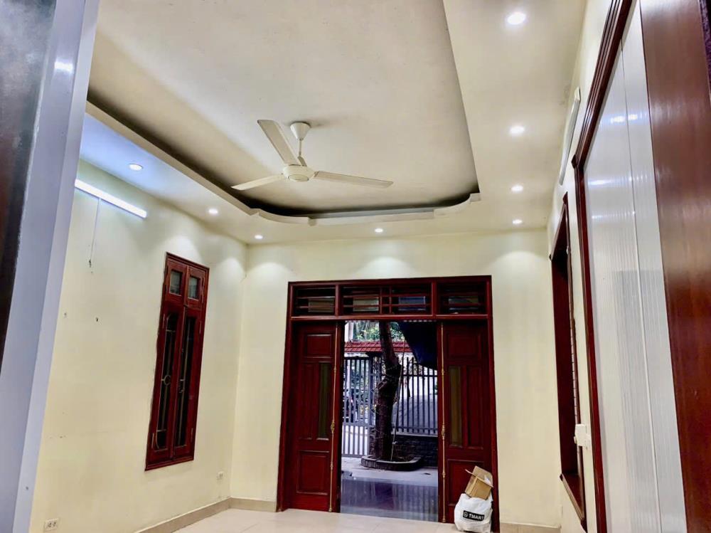 Cho thuê nhà tầng 1 Biệt Thự Pháp Vân 120m2, 2 ngủ, VP Trung tâm, Công ty 15 Triệu2528632
