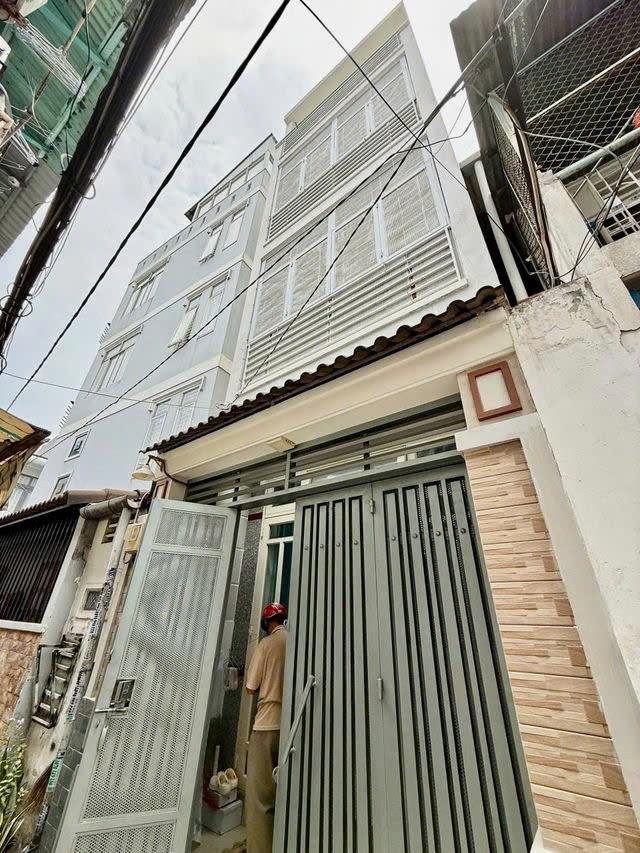Giá mềm quận Bình Thạnh: 5.25 tỷ - TRẦN BÌNH TRỌNG - DT: 28M -4X7M - 1 trệt 3 lầu sân thượng 3 phòng ngủ - LH: 077 888 5818 -077 478 5818 CHUYÊN BĐS SÀI GÒN2619252
