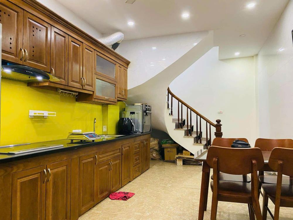 Cho thuê nhà ngõ 125 Bủi Xương Trạch, 33m2, 5 tầng, 3 ngủ, 12 Triệu2353714