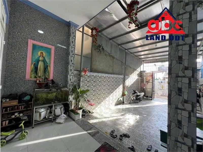 NP1091 hạ giá bán nhà 1 trệt 1 lầu, thiết kế hiện đại gồm 4phòng ngủ. xóm đạo an ninh2315301