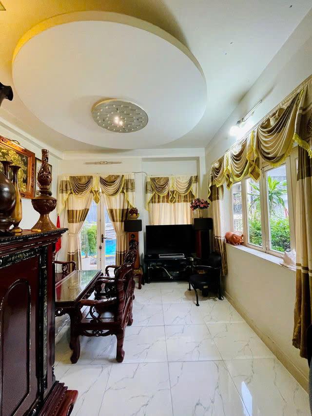 Bán gấp giá mềm nhất quận 8: 15 tỷ - Dương Bá Trạc, Phường 1- Diện tích: 4m x 12m - 1 trệt, 2 lầu + sân thượng -3 phòng ngủ, 4 toilet2633902