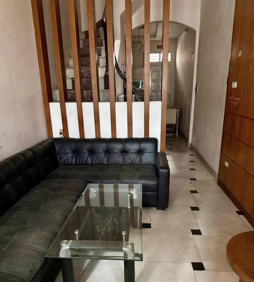 Cho thuê nhà Phố Thanh Nhàn 32m2, 3.5 tầng, 4 ngủ, giá 15 Triệu - ở hộ gia đình, nhóm 5 người2434237