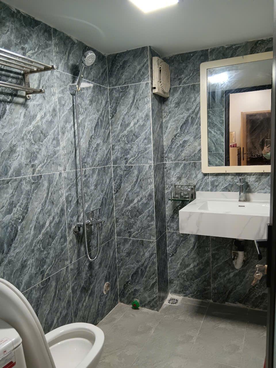 Em cần bán căn chung cư có sổ đỏ 74m2*2 ngủ, giá rẻ nhất khu vực Linh Đàm, Hoàng Mai2346003