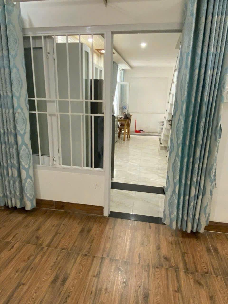 Cần Bán Nhà 3 Tầng Hẻm Bạch Đằng, Trung Tâm TP Nha Trang – Vị Trí Đắc Địa, Sổ Hồng Hoàn Công2486229