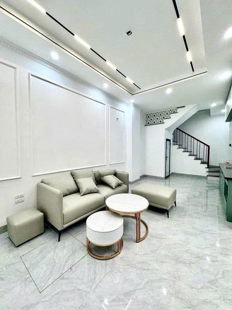 Bán nhà Phố Thái Hà, Trước Nhà Sân Thoáng, 60 Mét Ra Phố, 38mx5T, Giá: 7.7 Tỷ, Lh: 0396935190.2639246