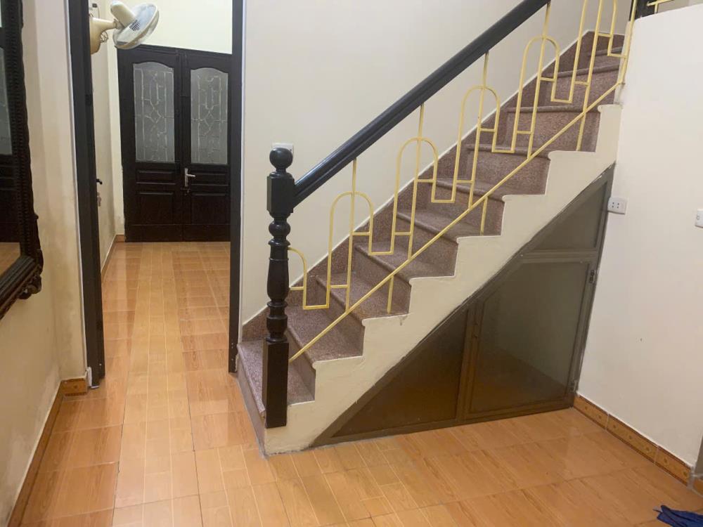 Cho thuê nhà nguyên căn Phố Vĩnh Hưng, 2 tầng x 80m2, 3 ngủ, 12 Triệu vào ngay2589313