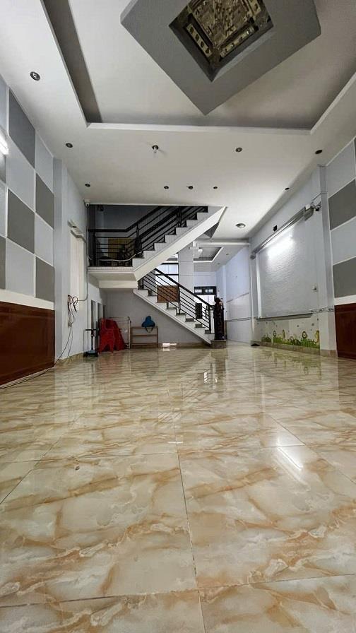 Bán gấp nhà riêng 4PN, 5WC, giá tốt tại Trường Chinh, Tân Hưng Thuận, Q12, HCM2413687