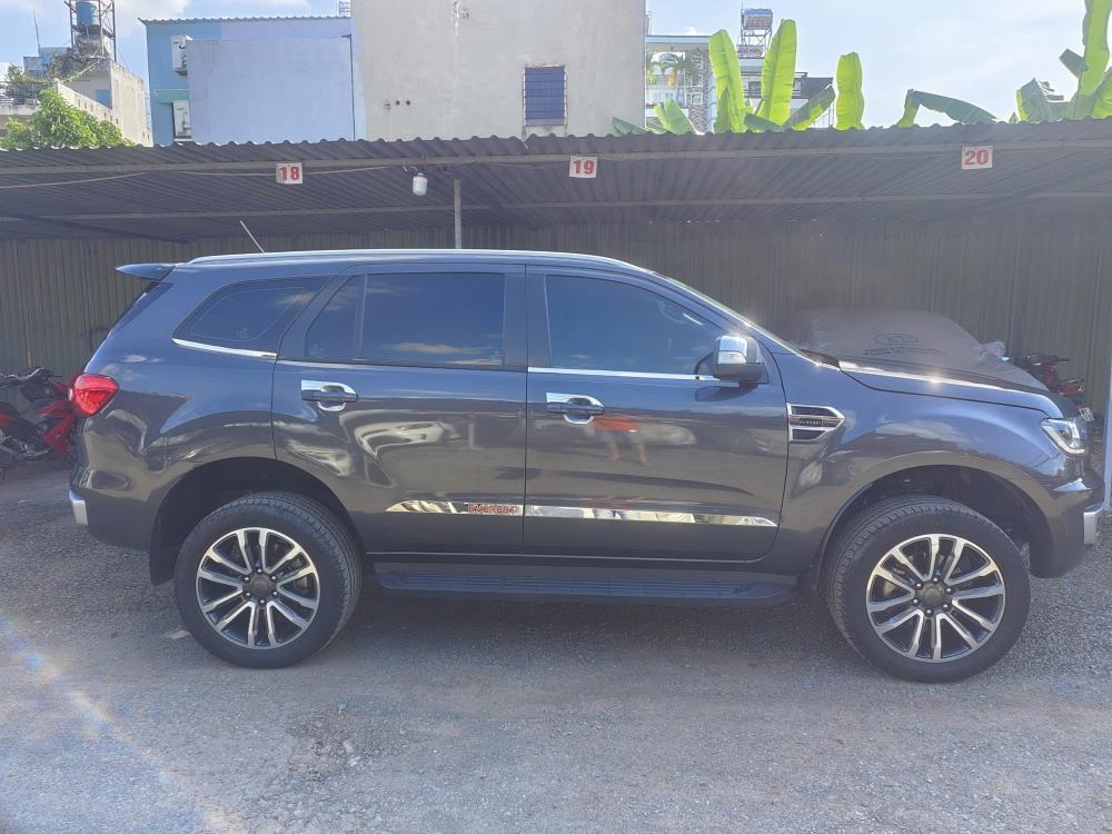 Ford Everest 2020 Trend 2.0L AT 4x2, màu xám, mới 90% (chính chủ) 2368509