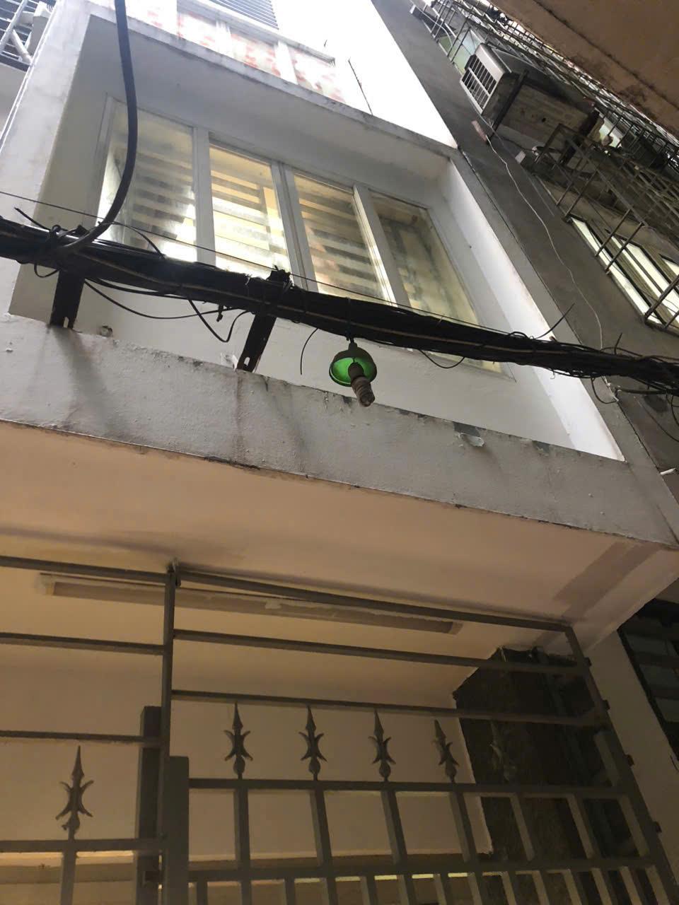 Cho Thuê nhà ngõ Giáp Nhất - Giáp Royal City, Thanh Xuân 52m- 4 tầng - 5PN- 3wc - Giá 17 triệu2379937