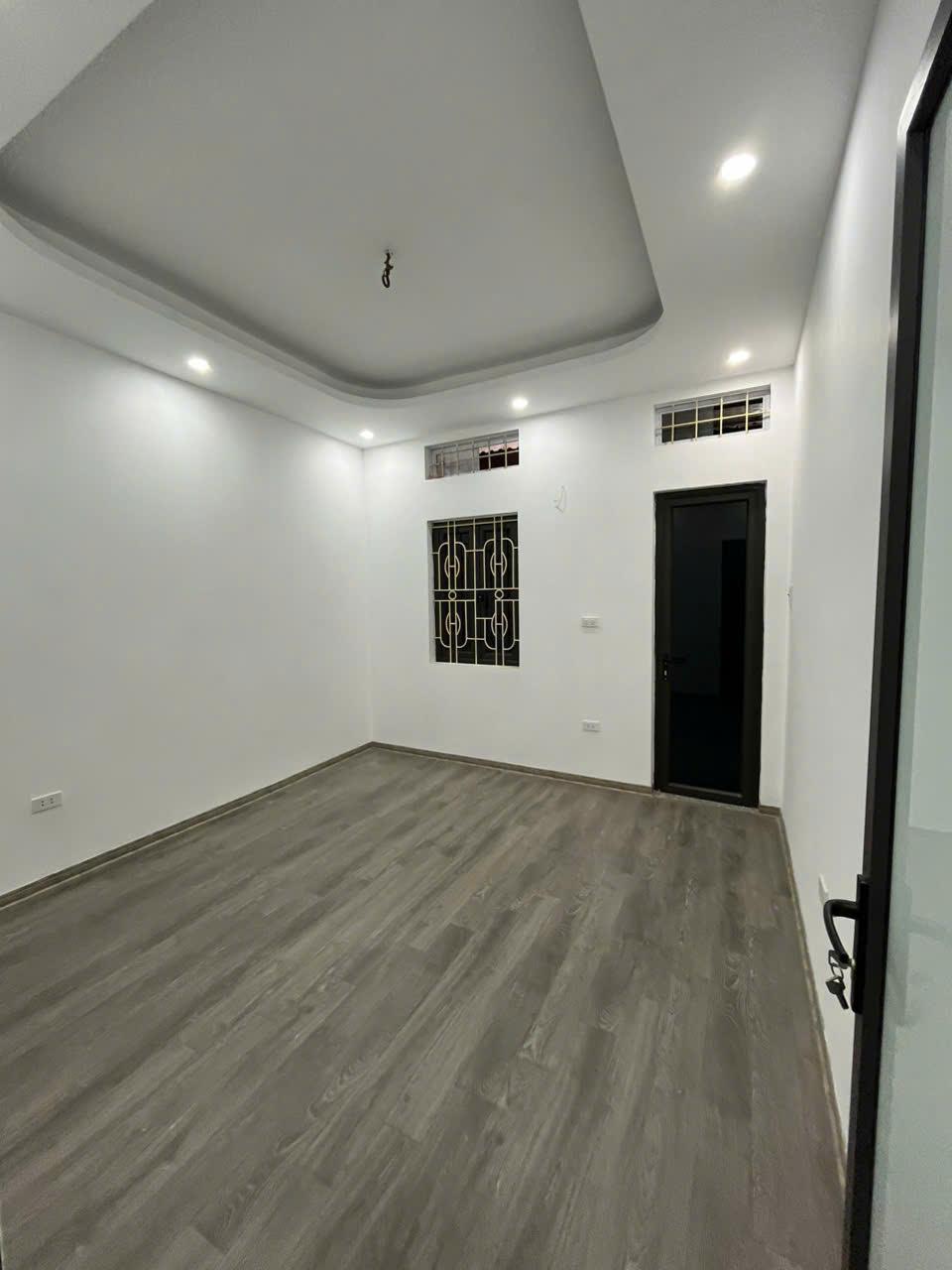 Bán nhà Phố Tân Mai 4 tầng, 26m2, 3 ngủ, 3 tỷ xíu 20m ra ô tô2425569