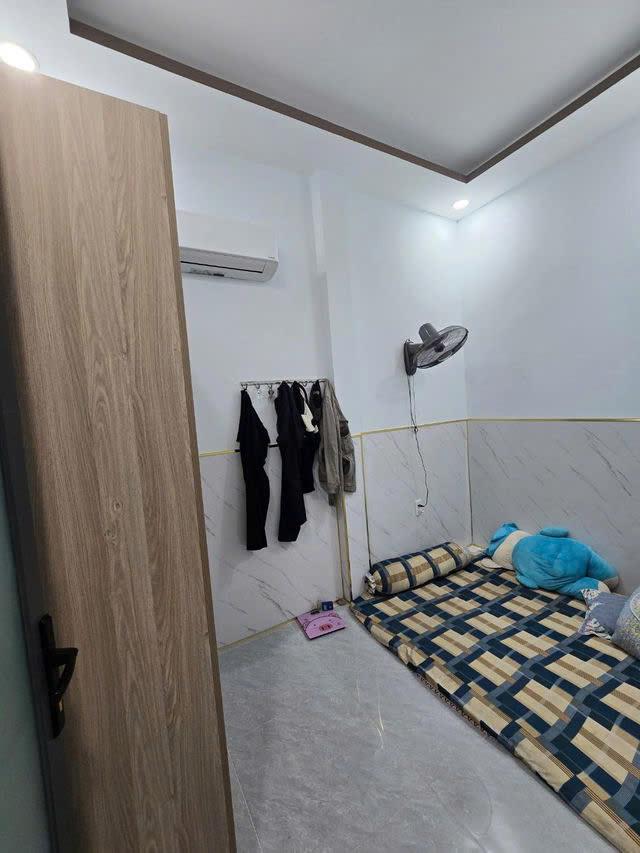 Bán gấp nhà giá mềm nhất quận Tân Phú: 5.2 tỷ - đường Tân Thắng- DT: 51.2M - 3.2mx16m - 1 trệt- 1 lầu- 4 PN - LH: 077 888 5818 chuyên BDS Sài Gòn2591673