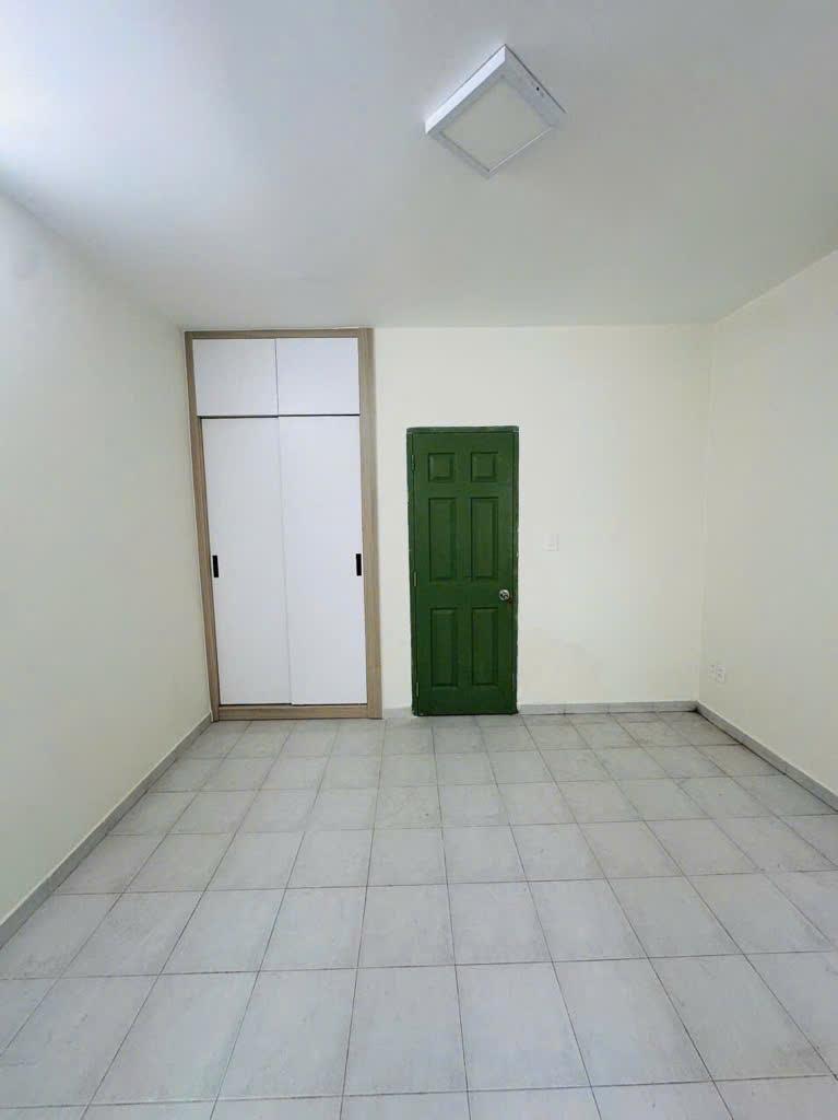 Bán nhà quận 10, Cách Mạng Tháng 8, 35m2, 2 tầng, hẻm xe hơi, 6.3 tỷ2630797